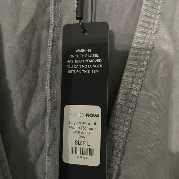 Fashion Nova, V neck Romper, grey, size L - Picture 8 of 8